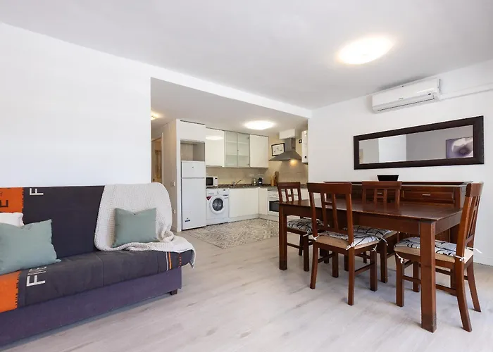 Uhc Rodas Apartments